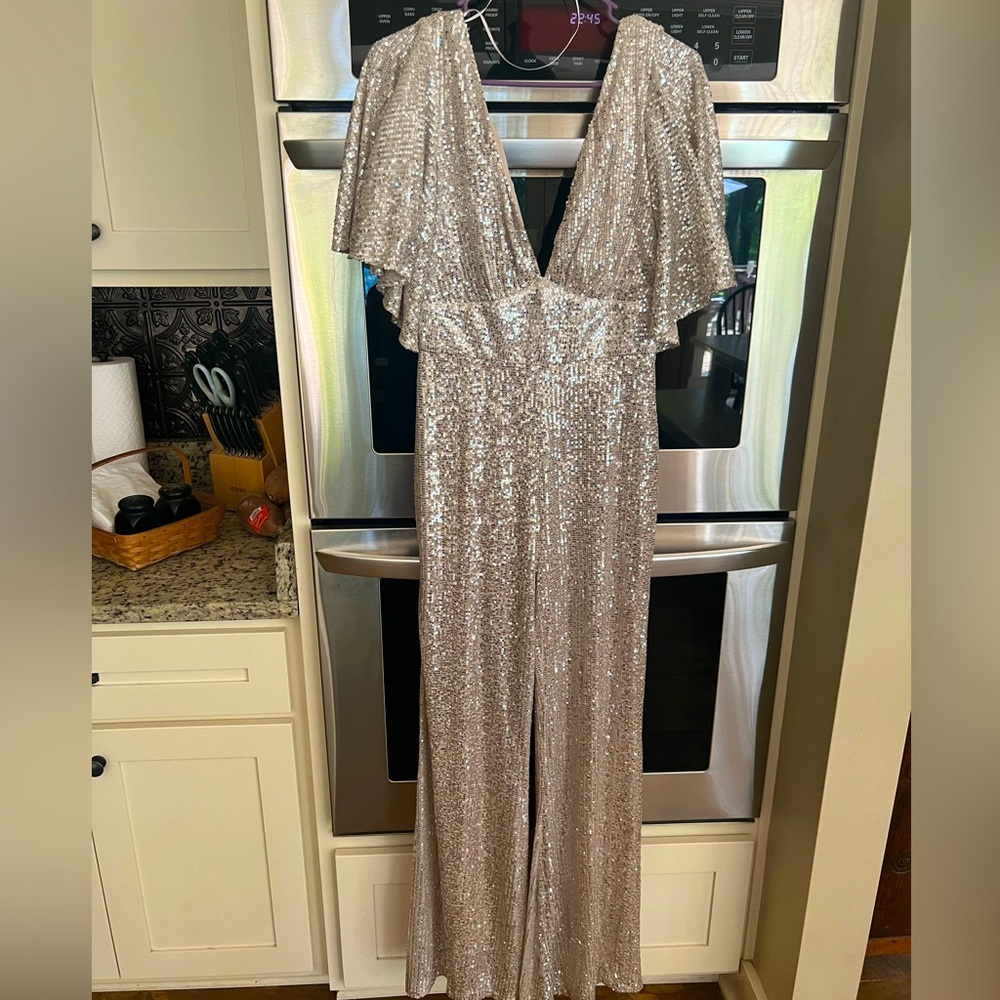 NWOT beautiful champagne pantsuit. Great for wedding or mother of bride/groom.